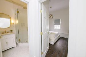 Guesthouse Charleston EAST 42 A & B