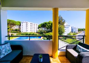 FLH Vilamoura Balcony with Pool