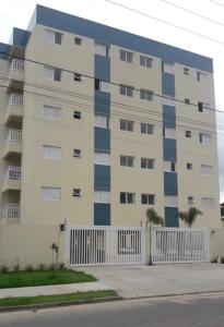 APTO FAMILIAR EM BERTIOGA JARDINS DO INDAIÁ A 500 M Praia
