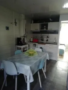 Pornichet à 50m de la mer et 800m de la gare loue un appartement RDC avec cour dans une petite copropriété opropriété - Mazy