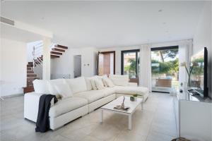 Villa Casa Marian for 8 with swimming pool, garden and close to beach