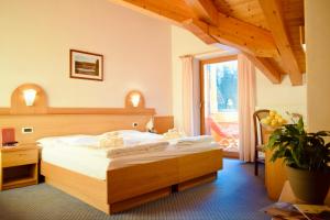 Triple Room with Balcony room in Hotel Waldheim