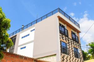 Hospedaje Mi Fortaleza, Con Piscina, Parqueadero y estamos a 10 Minutos Caminando a Playa Dormida, 5 Minutos del Aeropuerto y a 15 Del Rodadero en Bus