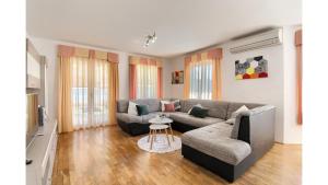 Holiday Home Tina by Rent Istria