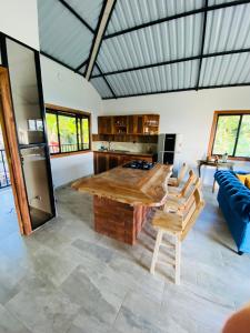 Finca Completa - Casa Privada - Vía Bogotá - La Mesa con WIFI - Pet Friendly