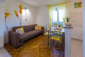 One-Bedroom Apartment Crikvenica 4