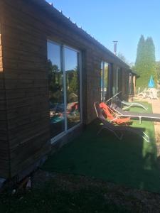 Maisons de vacances Maison conviviale 8 personne avec piscine interieure, a la campagne : photos des chambres