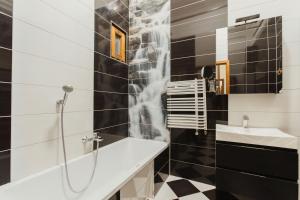 Grand Boulvard Apartment