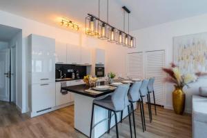 1 Puerto Banus second line, luxury apartement