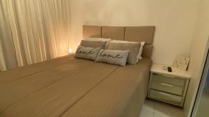 BETO CARRERO Apartamento 2Q com 300 canais a cabo, Academia, Piscina, Playground, Praia, Nautilus Home Club, na quadra do mar