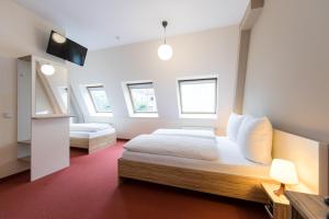 Classic Triple Room room in Nu Wave Hotel Berlin