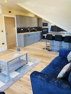 Marine Boathouse View Apartment