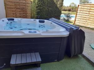 Jacuzzi, Arcade et Repas compris