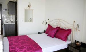 Double Room with Balcony and Sea View room in Makedos Sea View