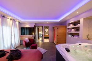 Villas MAISON AVEC SPA PRIVATIF ( JACUZZI ET SAUNA) : photos des chambres