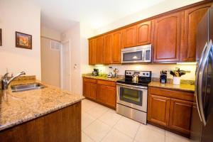 Vista Cay Resort 3 Bedroom Condo 2 Miles to Universal Orlando