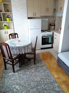 Apartment Silver