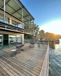 Kvinton splav na dan - Zemun