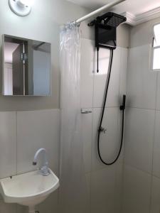 Unidade independente e confortável, em sobrado residencial no coração de Foz! TÉRREO e piscina compartilhada