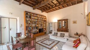 Monti Flat Rental in Rome
