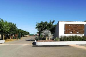 Chalets Cosy chalet with shared pools, Pomerols : photos des chambres