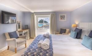 Two-Bedroom Family Suite with Sea View room in Marazion Hotel