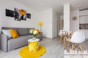 Millennium Manufaktura Yellow