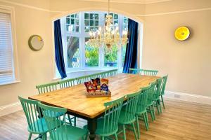 Cleveland House - Perfect for Beaches and Town.