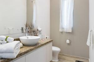 Villa Calma, Chic & Mexican Villa, a True Oasis Pool, Security