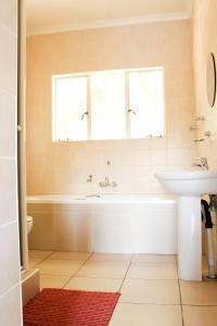 Dumelang Executive Lodge- Cottages in Sandton