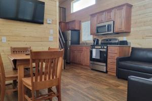 079 Tiny Home nr Grand Canyon South Rim Sleeps 8