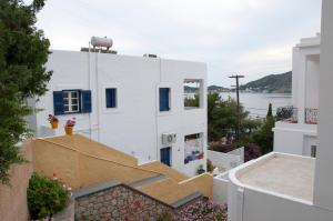 tatsis apartments
