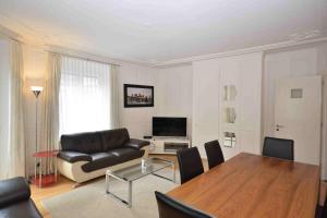 EXECUTIVE 3BR near Opera - PABS 4