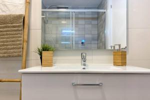 Moderno Apartamento Céntrico con Piscina