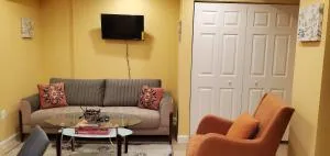 Lovely 2br Rental Unit - Crestwood