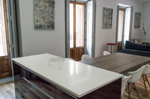 For You Rentals NEW Design Apartment TEMPORAL Puerta del Sol PRE104C