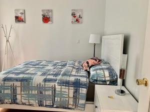 One Bedroom queen bed Sharing Washroom in Tiger Sweet House License##
