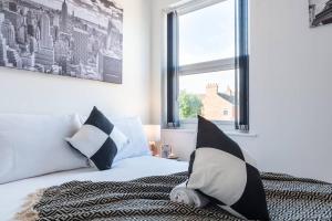 WGcDDE Large 3 Bedroom House - Close to MKM Stadium & A63 - Garden