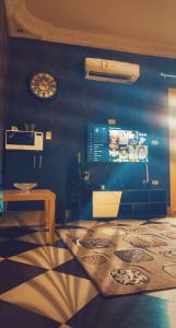 شقة كلاسيك بمساحة خضراء قريبة من الحصري