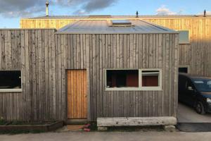 "The Studio" Contemporary studio with organic swimming pool