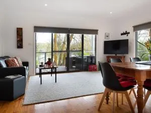 The Apple Tree - Hepburn