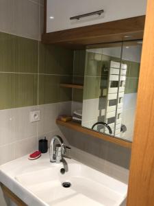 Havre de paix et de verdure proche Walibi et A43 - 4 étoiles