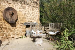 Maisons d'hotes Le Clos Saint Saourde : Suite avec Terrasse 