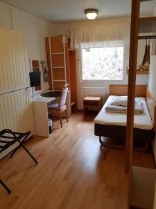 Single Room with Shared Shower and Toilet room in Håknäs Vandrarhem