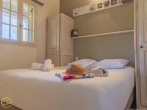 Villages vacances Les Garrigues de la Vallee des Baux : photos des chambres