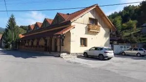 Penzión pri studničke Omastiná - 普列维扎