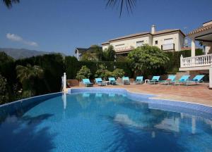Spacious 700m2 villa, Golfers paradise.