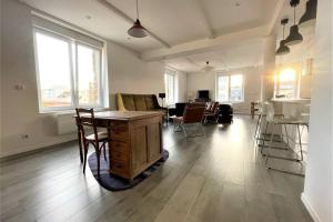 Appartements Superbe Loft 100m2 Proche Cathedrale avec Parking : photos des chambres