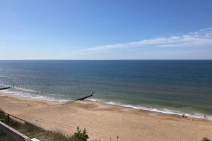 New apartment within short walk of the beach