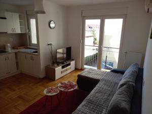 Leonora & Free Parking